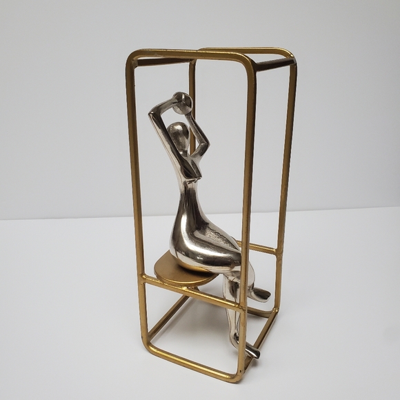 Seated Nude with Ball Sculpture Decor made in India - Picture 3 of 10